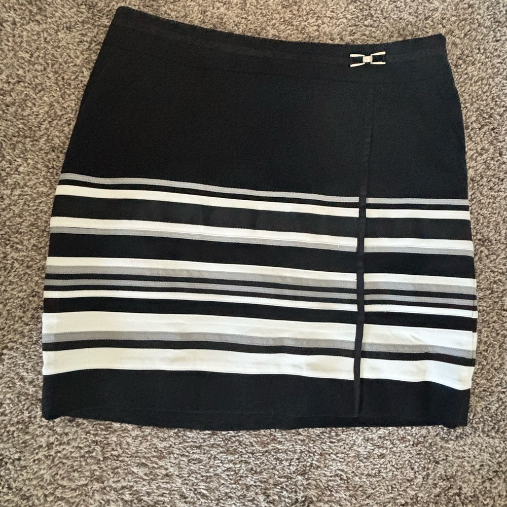 Adorable black and white striped pencil skirt